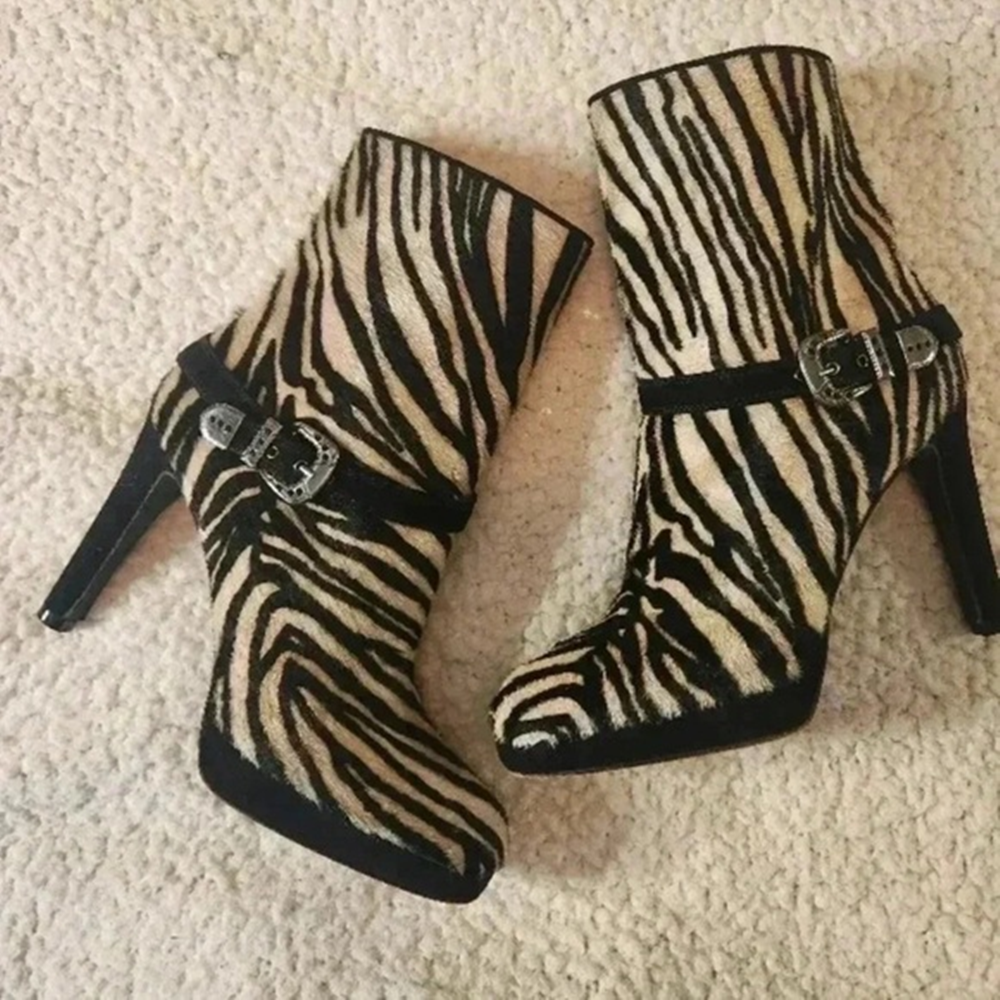 Street Fashion Look - Zebra-Print Faux Fur Slim Stiletto Heel