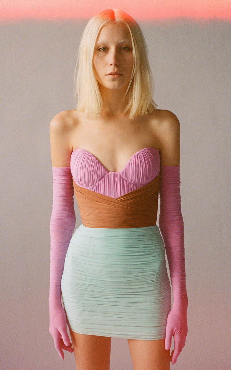 Stone Gloved Ruched Mesh Mini  – обзор и цена Street Fashion Events